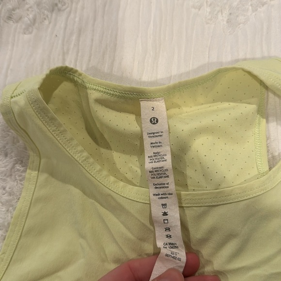 Lululemon run tank - Picture 2 of 3